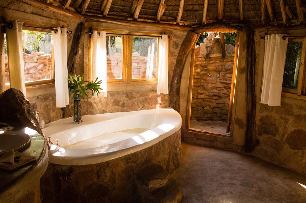 House In The Wild Guest House Maasai Mara Eksteriør bilde
