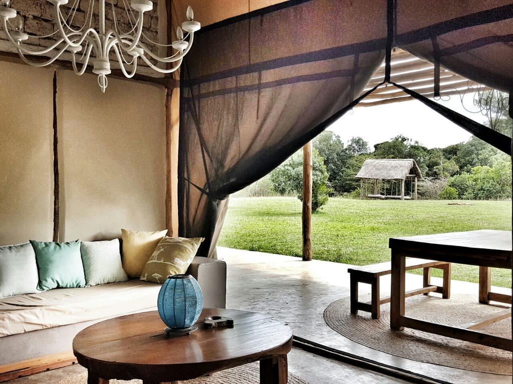 House In The Wild Guest House Maasai Mara Eksteriør bilde